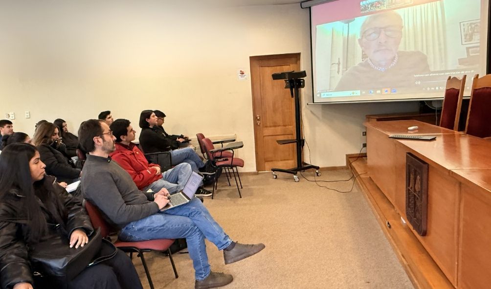 Derecho UACh fortalece la formación en razonamiento jurídico con clase magistral de Riccardo Guastini