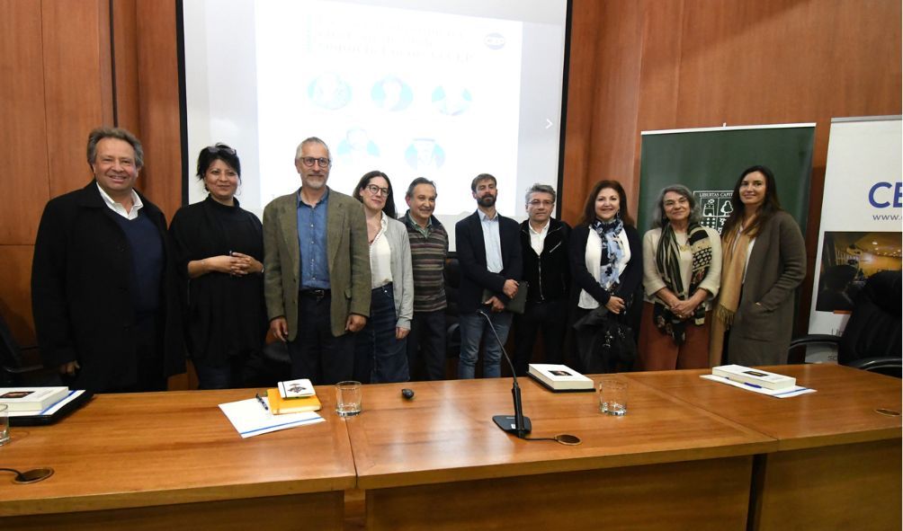 Profesor Cristóbal Balbontín participó en seminario «La sociedad indígena en el sur de Chile según la Encuesta CEP»