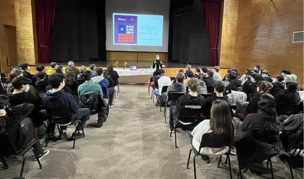 Profesora Daniela Accatino dictó charla sobre propuesta nueva Constitución en Instituto Alemán de Valdivia