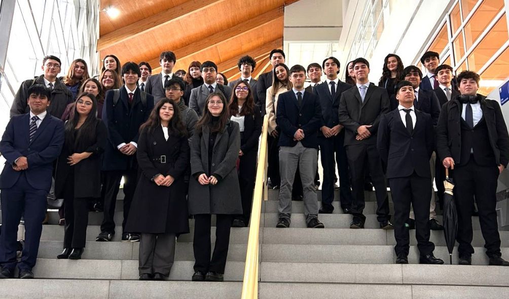 Estudiantes de Derecho visitaron la Corte de Apelaciones de Valdivia para acercarse a la práctica judicial