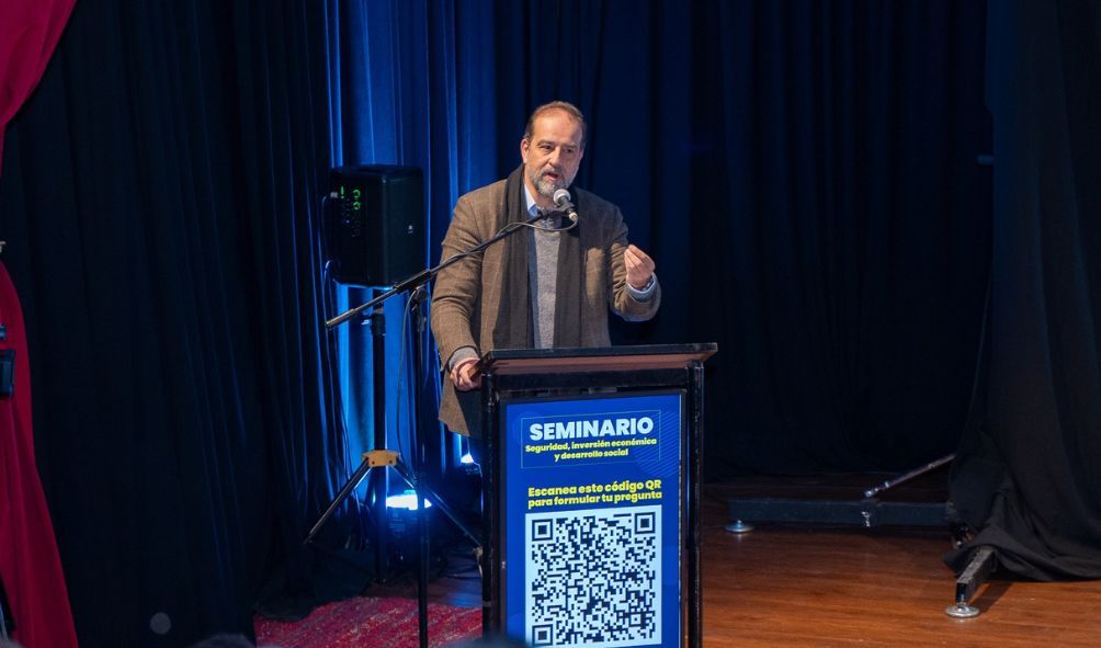 Profesor Juan Andrés Varas presentó en seminario sobre seguridad, inversión económica y desarrollo social