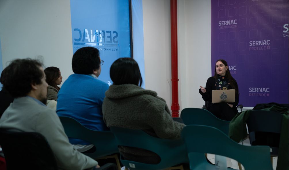 Académica de Derecho UACh dictó charla especializada para profesionales del SERNAC