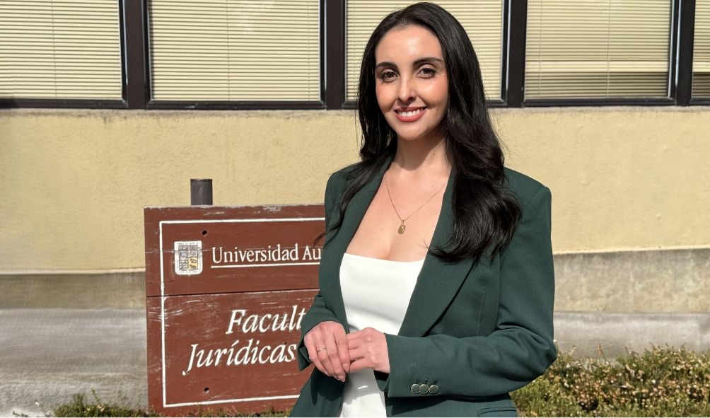 Paula Vásquez obtiene el grado de Doctora en Derecho por la UACh