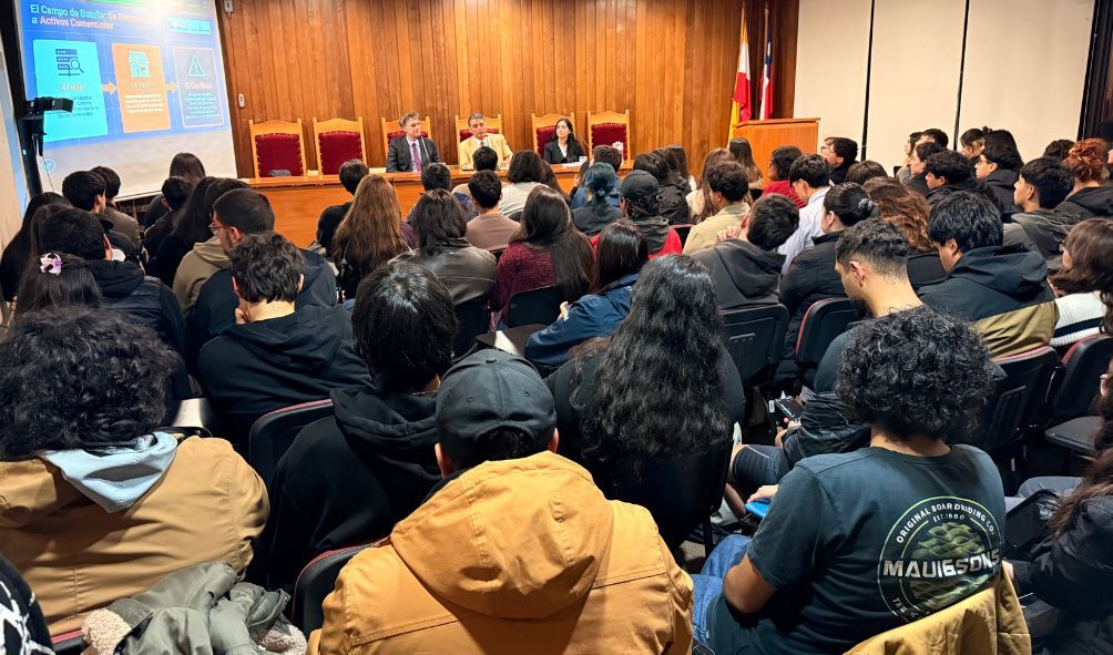 En Derecho UACh se impulsa formación en defensa de nombres de dominio con enfoque estratégico