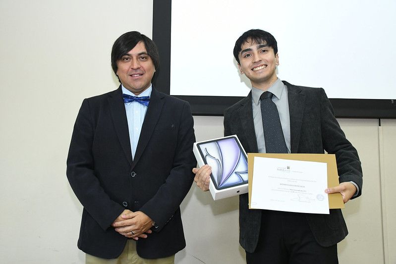 Foto Premio Mejor Licenciada Derecho UACh